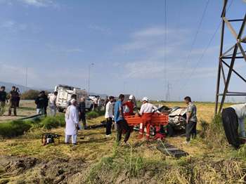 عملیات نجات فنی هلال‌احمر علی‌آبادکتول در حادثه واژگونی پژوپارس