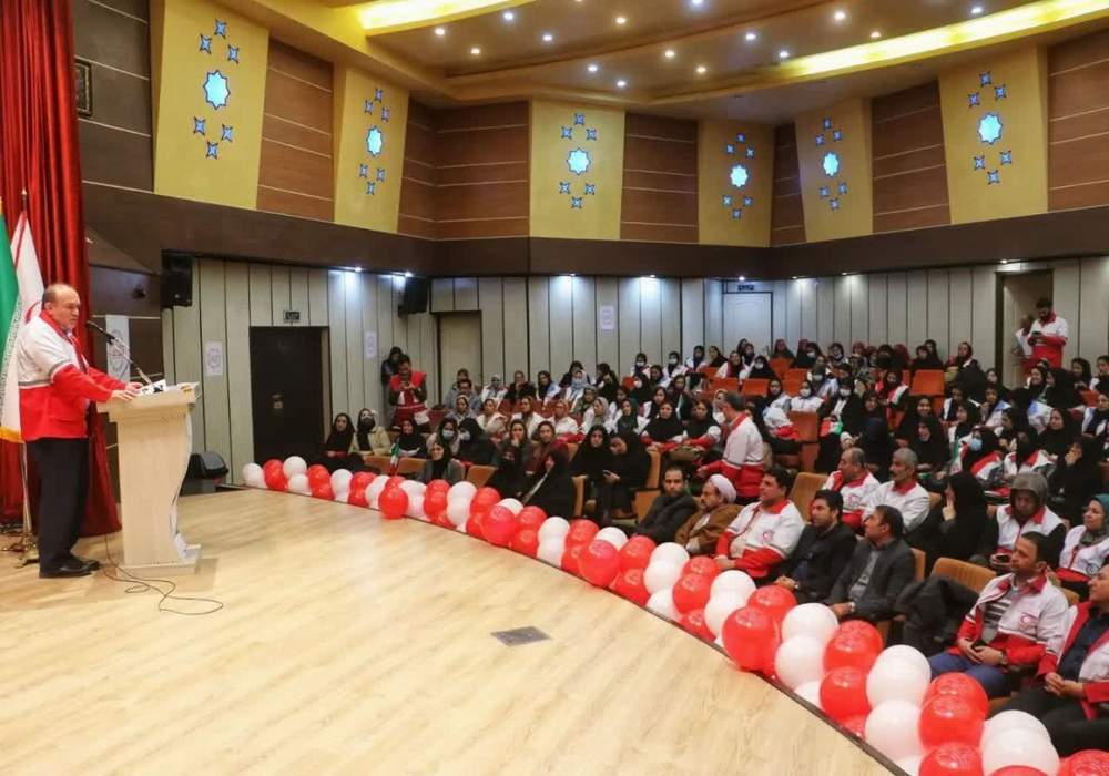  کسانی که در هلال احمر خدمت می کنند جزو بندگان‌ برگزیده خداوند هستند