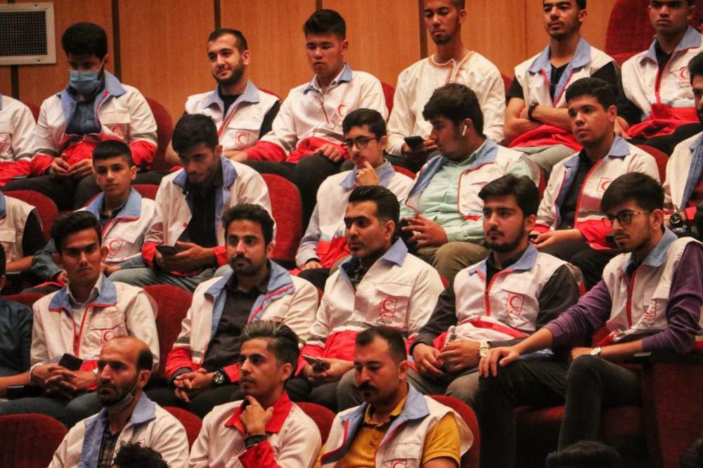 حدیث سلسلة الذهب راه روشنی برای جوانان است