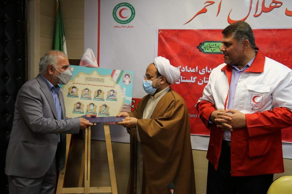 پیشکسوتان جهاد و شهادت را فراموش نکنیم